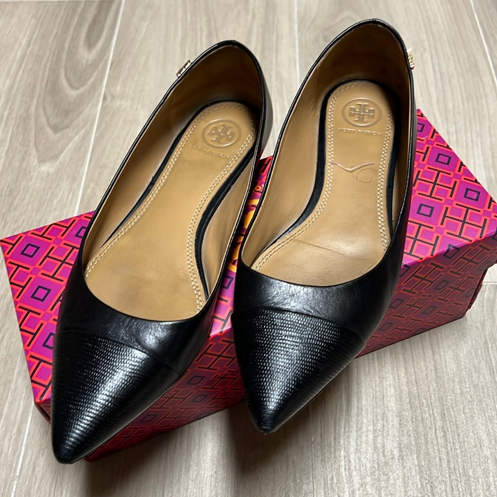 Tory Burch Penelope Cap-Toe Flats (Black, Size 7.5)